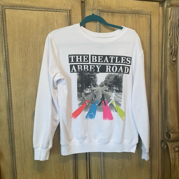Love Tribe Tops - Love tribe THE BEETLES ABBY ROAD SWEAT SHIRT M